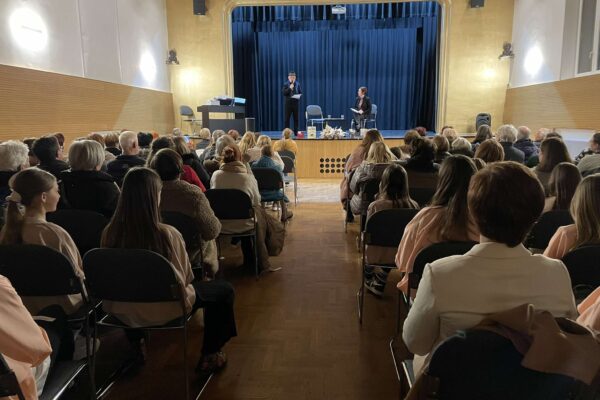 Feri Lainšček s publiko delil svojo življenjsko zgodbo