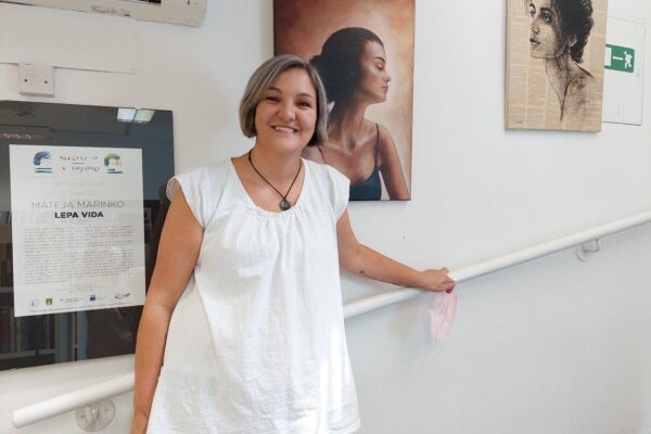 Mateja Marinko: od ekonomistke do slikarke